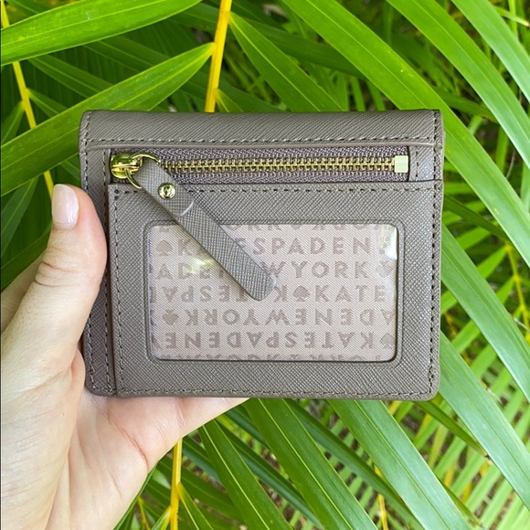 COPY - Kate spade small wallet - Picture 2 of 4